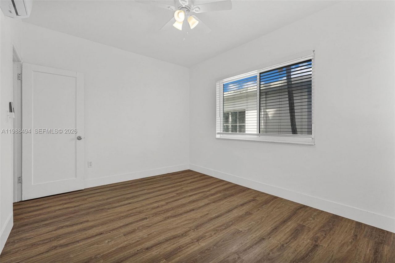 319 80th St, Unit 8, Miami Beach, FL 33141 Photo