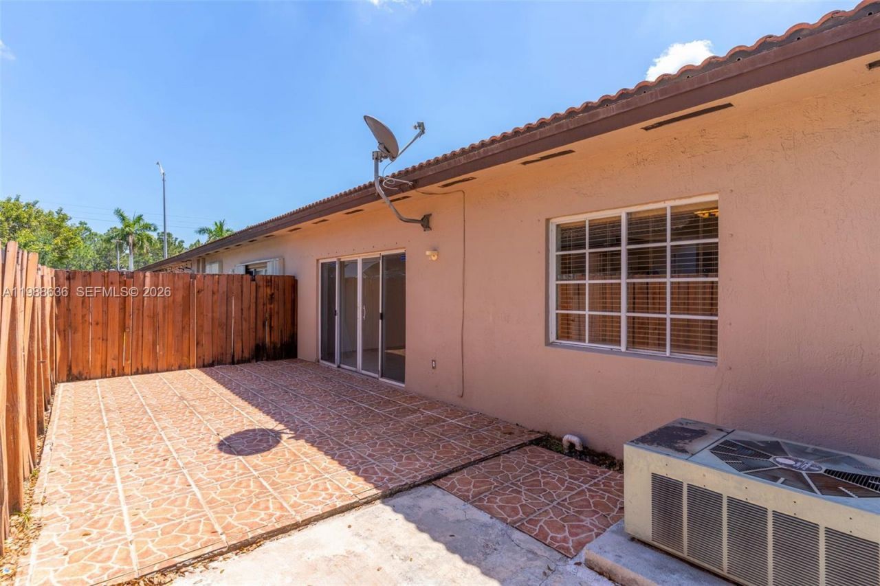 13713 SW 170th Ter , Miami, FL 33177 Photo