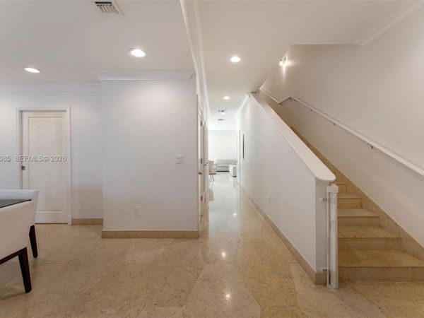 1566 NE Quayside Ter , Unit D14, Miami, FL 33138