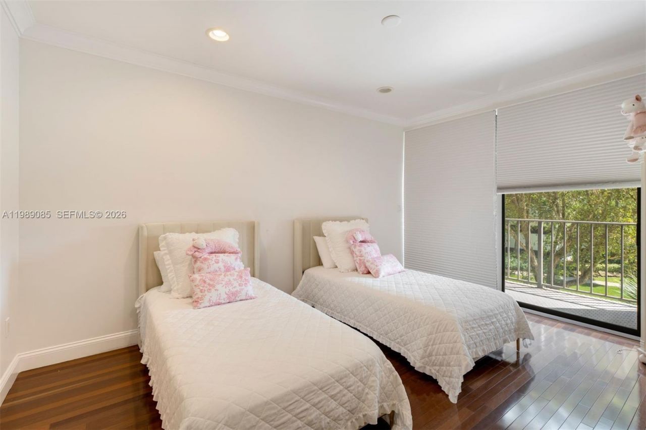 1566 NE Quayside Ter , Unit D14, Miami, FL 33138 Photo