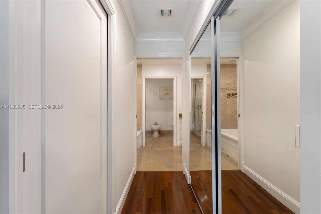 1566 NE Quayside Ter , Unit D14, Miami, FL 33138 Photo