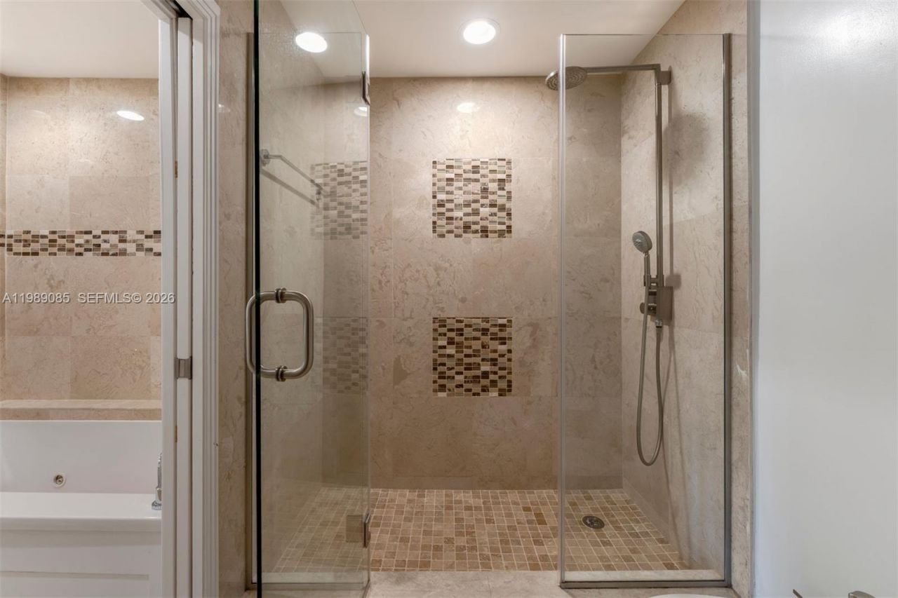 1566 NE Quayside Ter , Unit D14, Miami, FL 33138 Photo