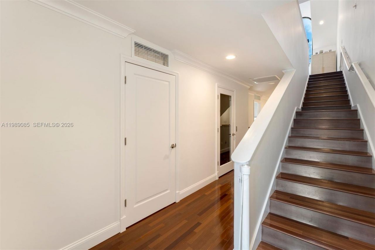 1566 NE Quayside Ter , Unit D14, Miami, FL 33138 Photo