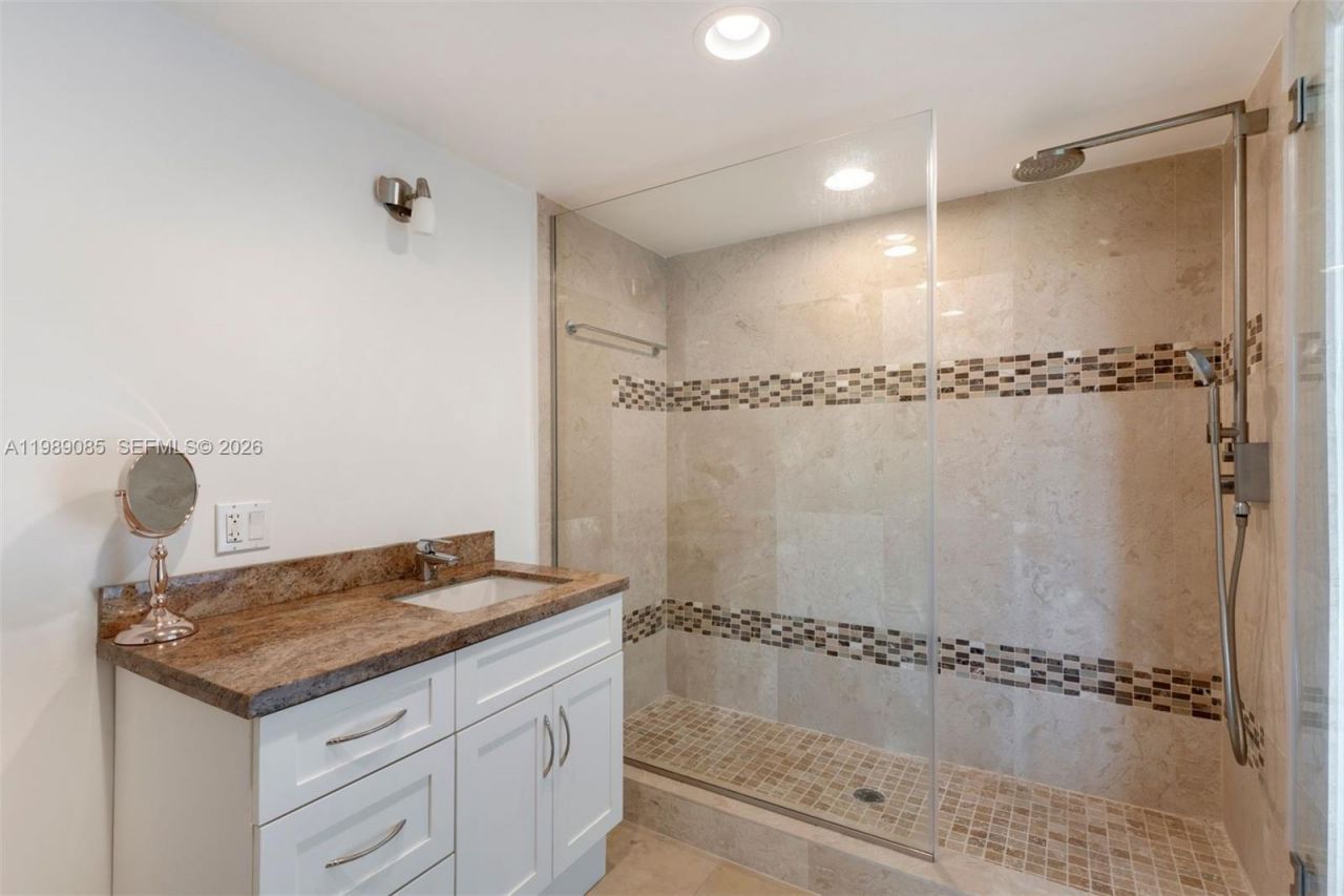 1566 NE Quayside Ter , Unit D14, Miami, FL 33138 Photo