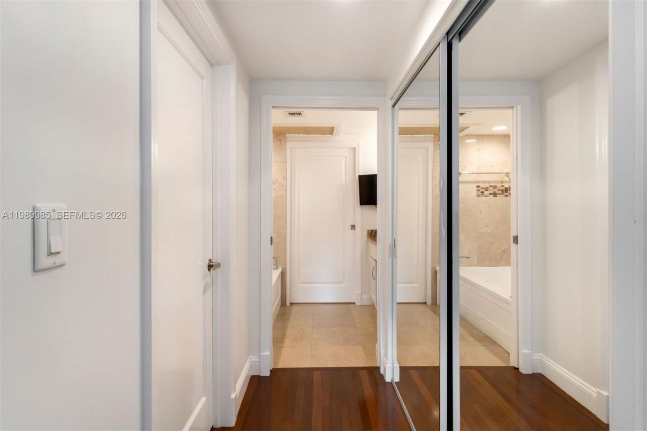 1566 NE Quayside Ter , Unit D14, Miami, FL 33138 Photo