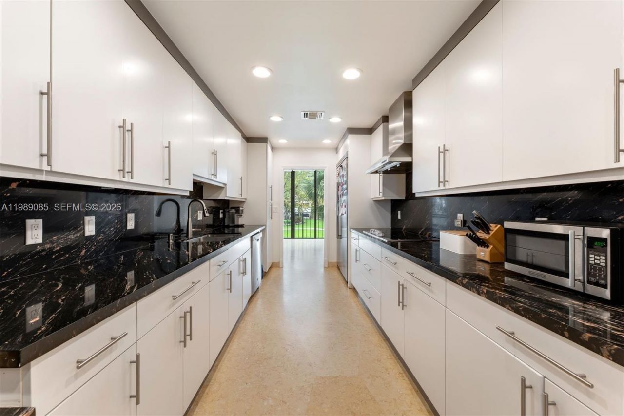 1566 NE Quayside Ter , Unit D14, Miami, FL 33138 Photo