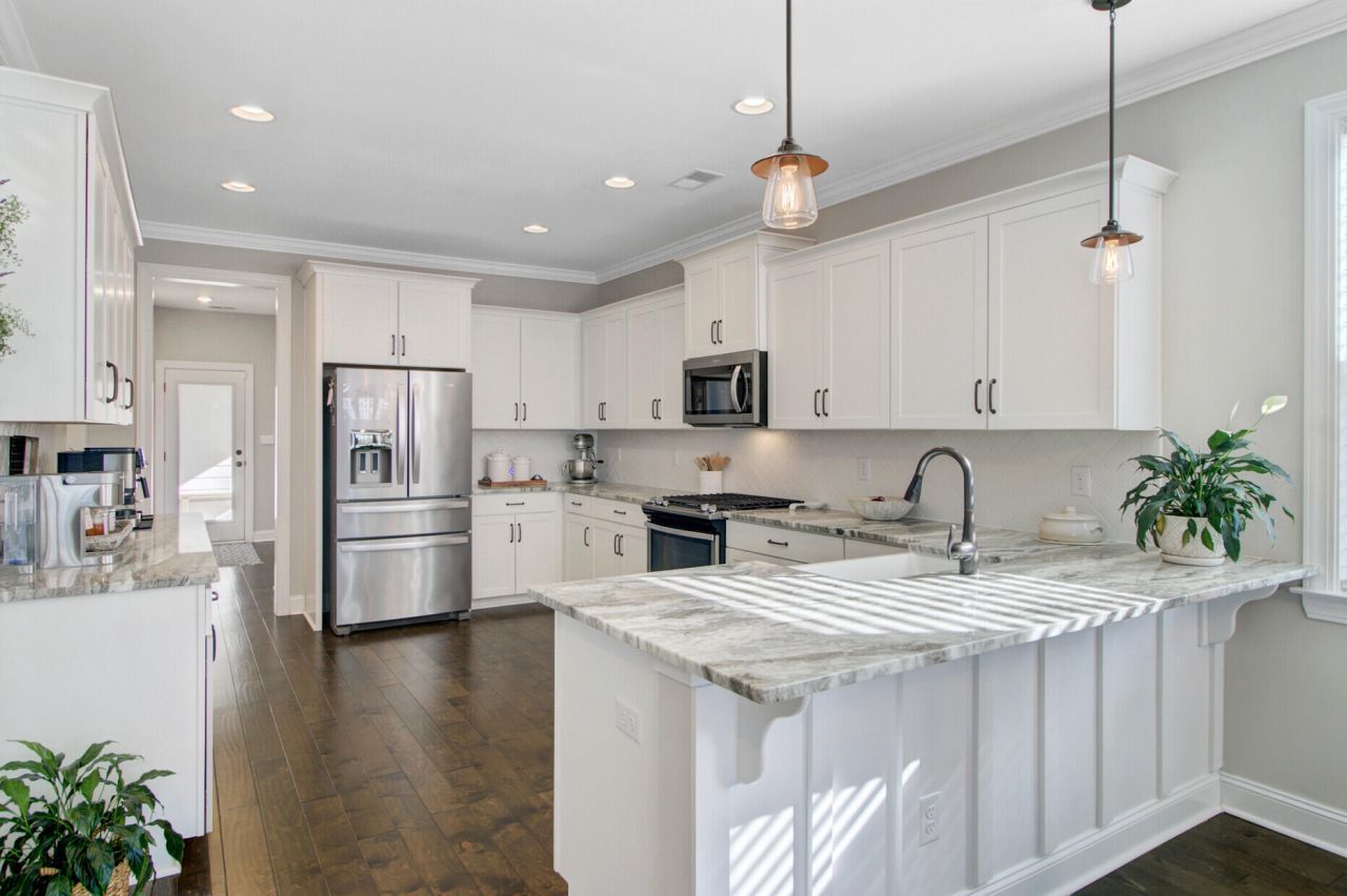 1056 Oak Bluff Avenue Photo 11