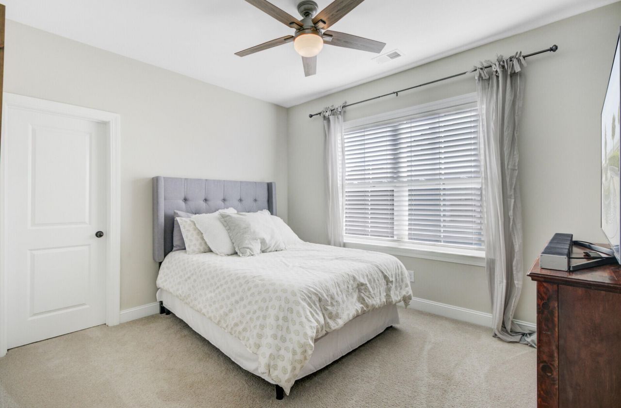 1056 Oak Bluff Avenue Photo 26