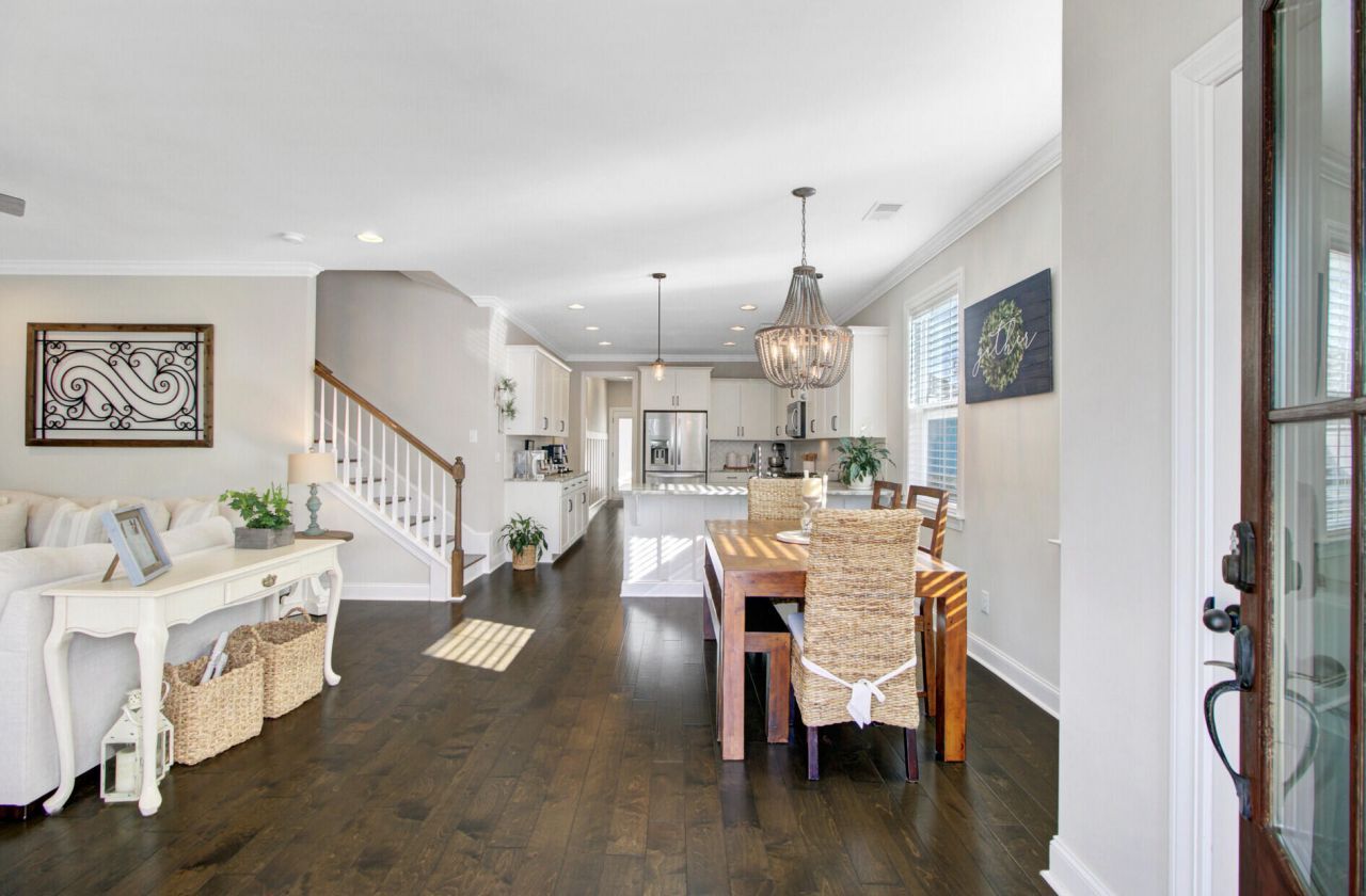 1056 Oak Bluff Avenue Photo 4