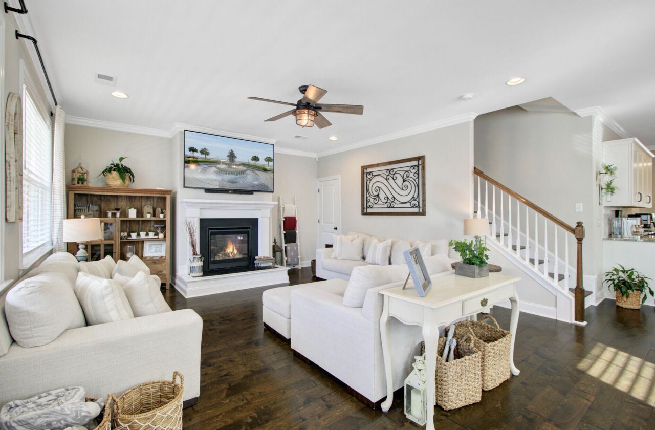 1056 Oak Bluff Avenue Photo 5