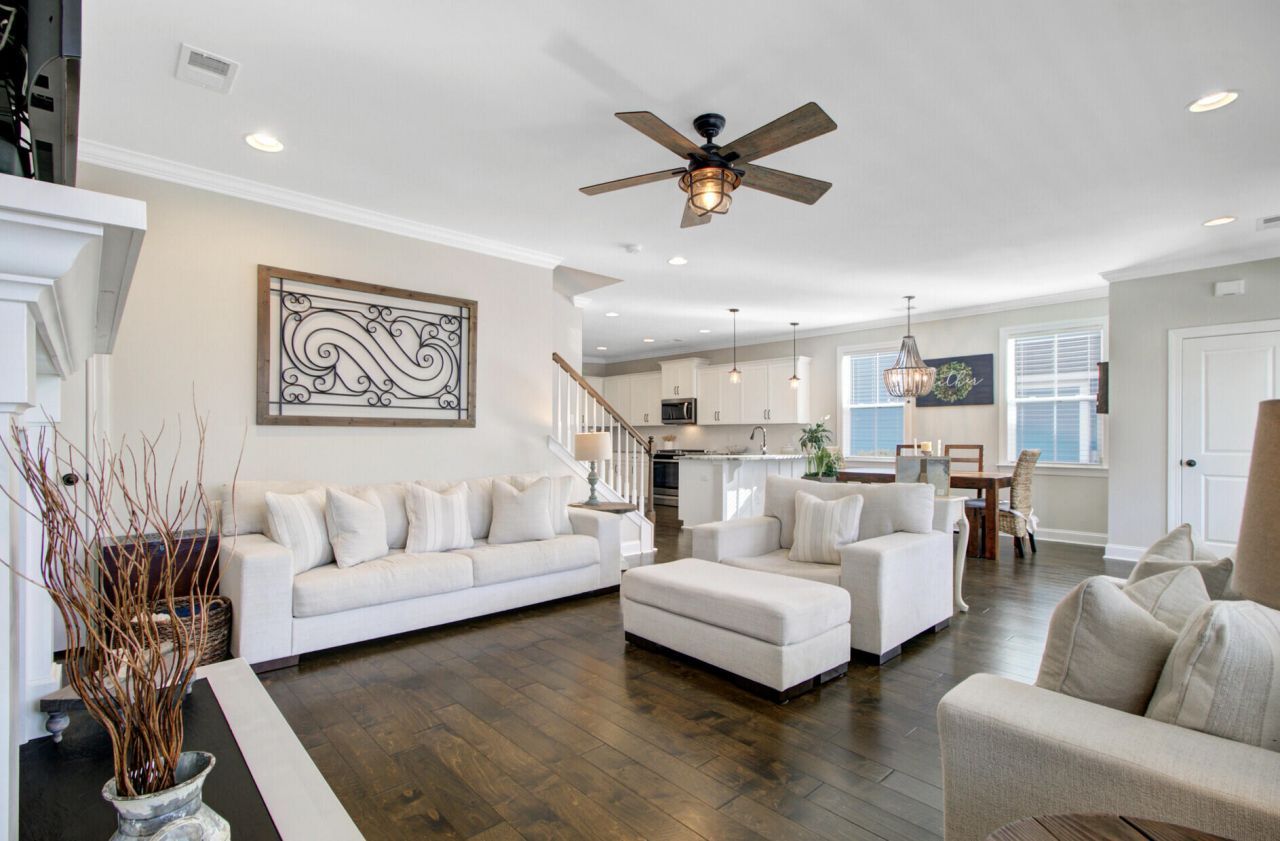 1056 Oak Bluff Avenue Photo 7