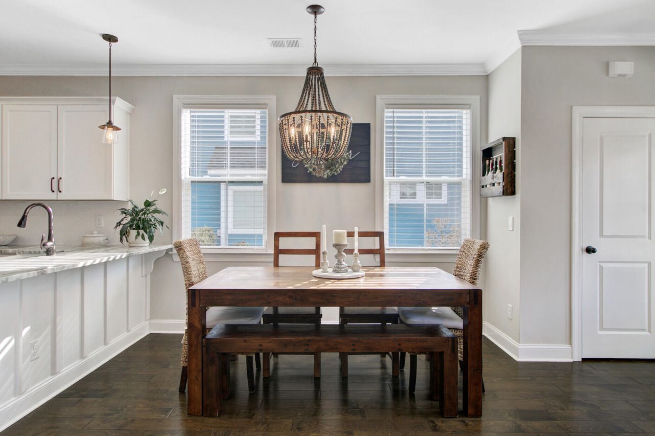 1056 Oak Bluff Avenue Photo 9