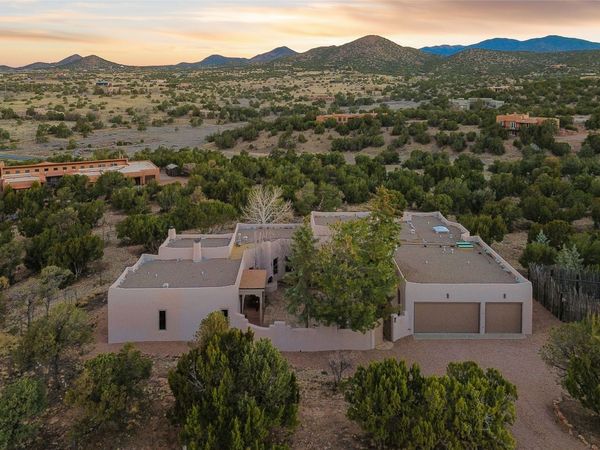 5 Estrella De La Manana, Santa Fe, NM 87508