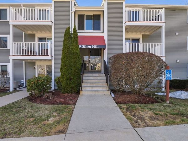 9 Silver Hill Ln, Unit 15, Natick, MA 01760