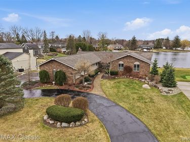 4871 Winewood Lane, Commerce Twp, MI 48382