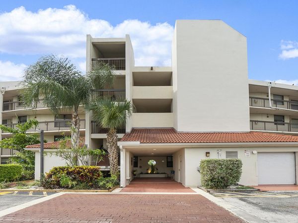 116 Lake Emerald Drive, Unit 403, Oakland Park, FL 33309
