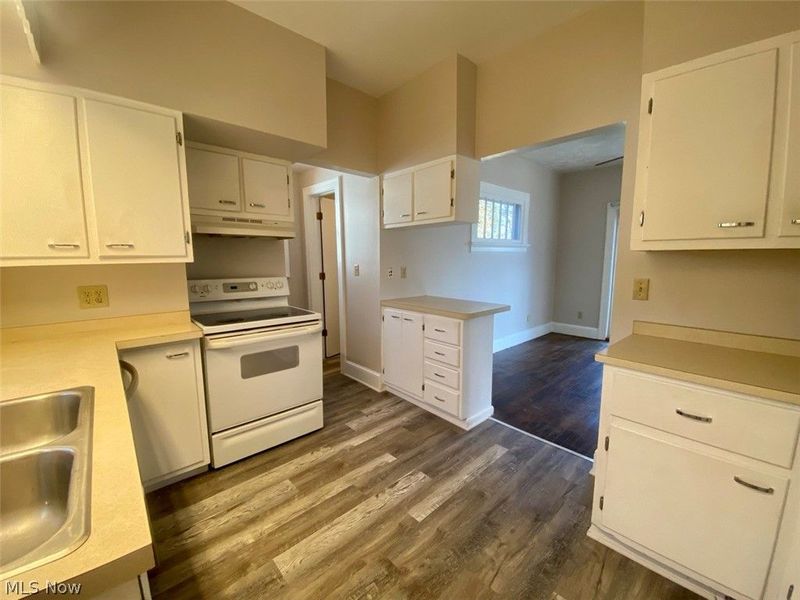 623 Doris Avenue , Akron, OH 44303 Photo 3