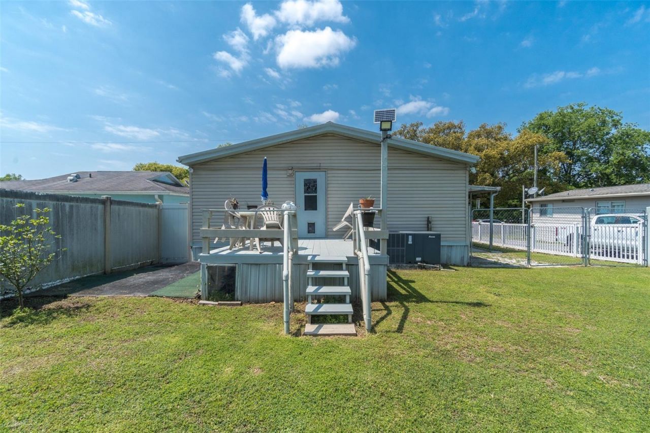 14926 Douglas Street, Dade City, FL 33525 Photo