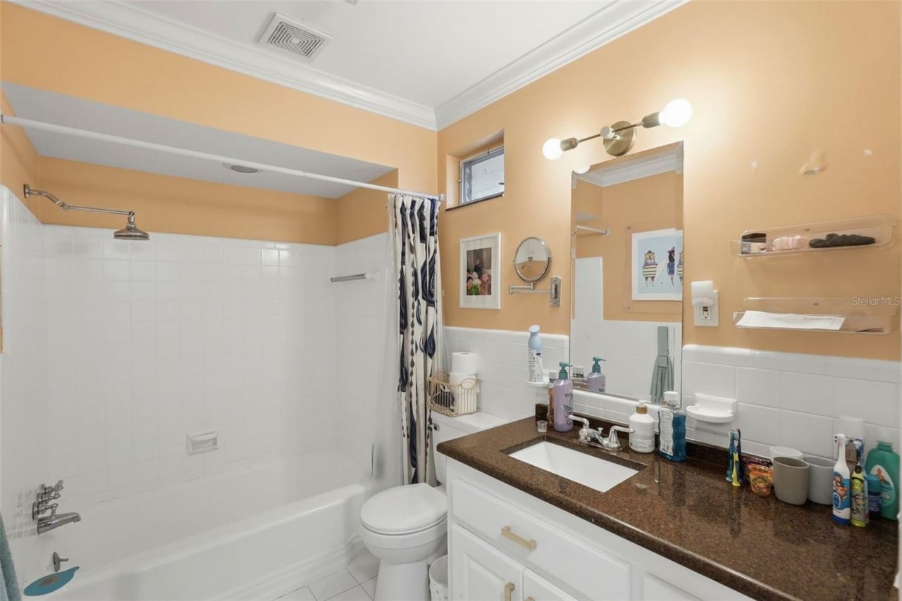 1239 43rd Avenue N, Saint Petersburg, FL 33703 Photo