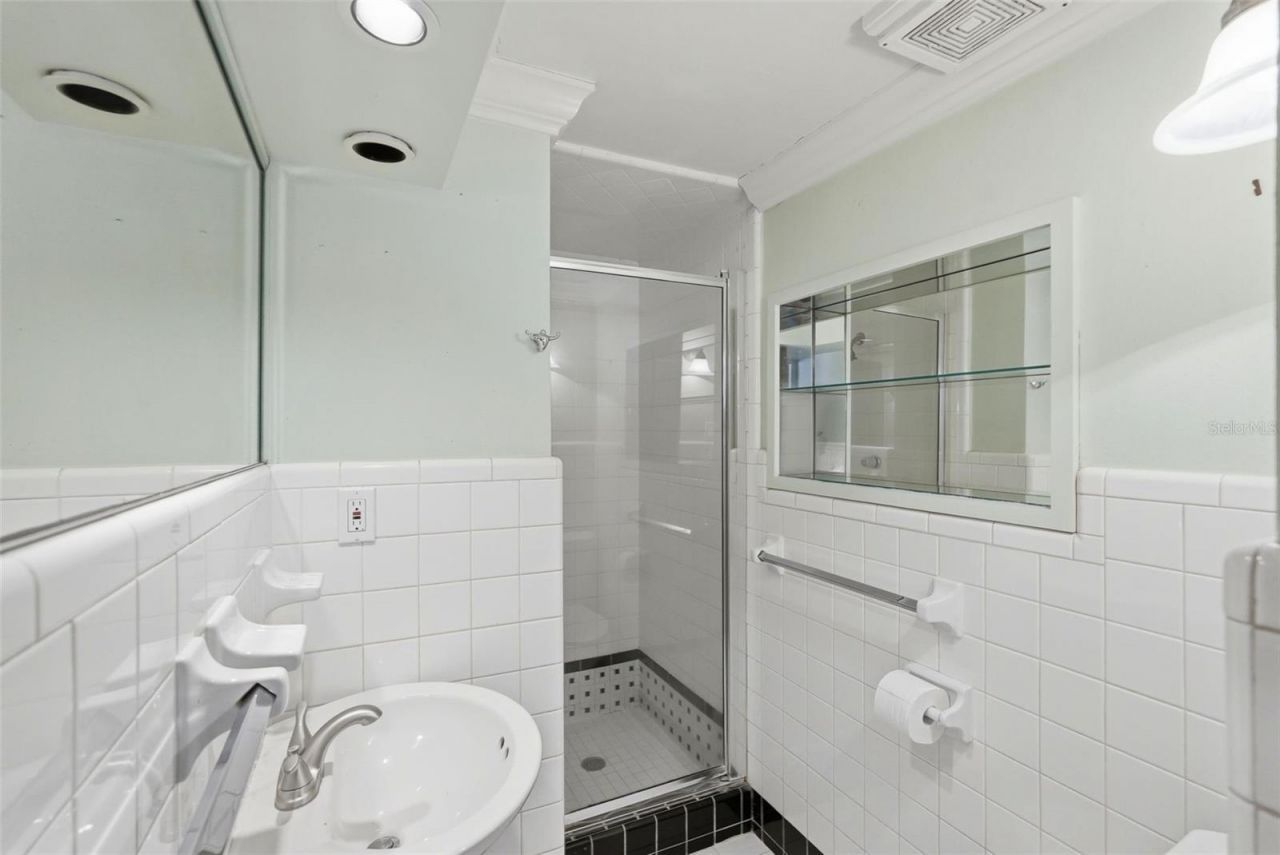 1239 43rd Avenue N, Saint Petersburg, FL 33703 Photo