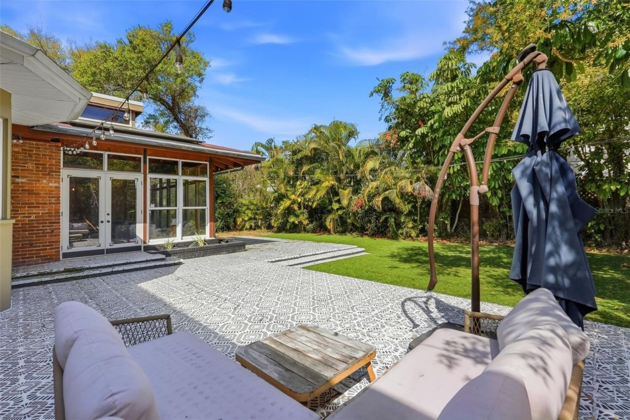 1239 43rd Avenue N, Saint Petersburg, FL 33703 Photo