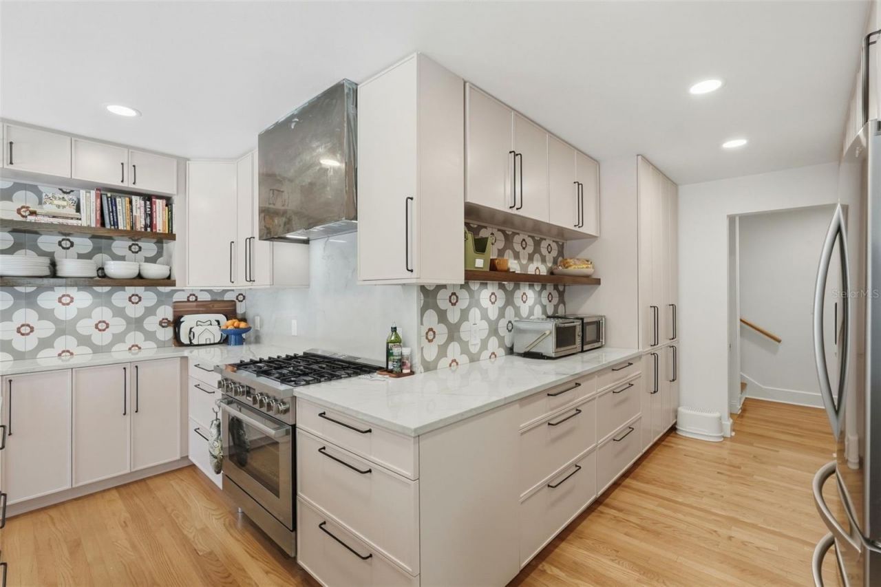 1239 43rd Avenue N, Saint Petersburg, FL 33703 Photo