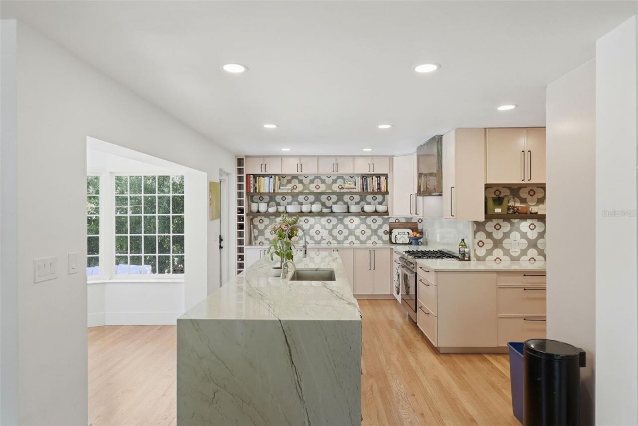 1239 43rd Avenue N, Saint Petersburg, FL 33703 Photo