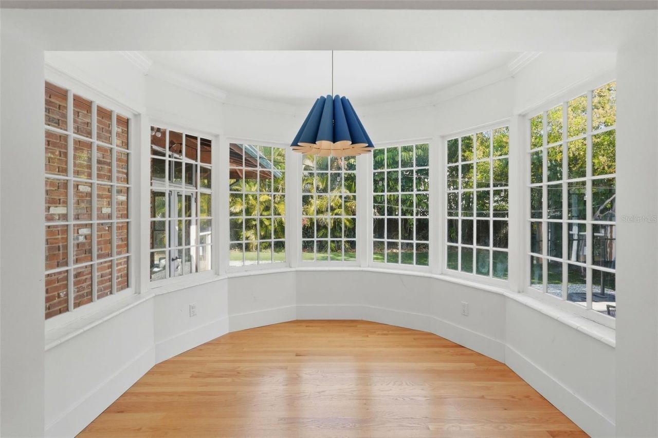 1239 43rd Avenue N, Saint Petersburg, FL 33703 Photo