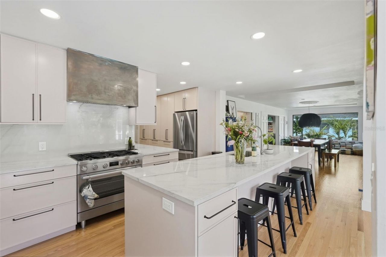 1239 43rd Avenue N, Saint Petersburg, FL 33703 Photo