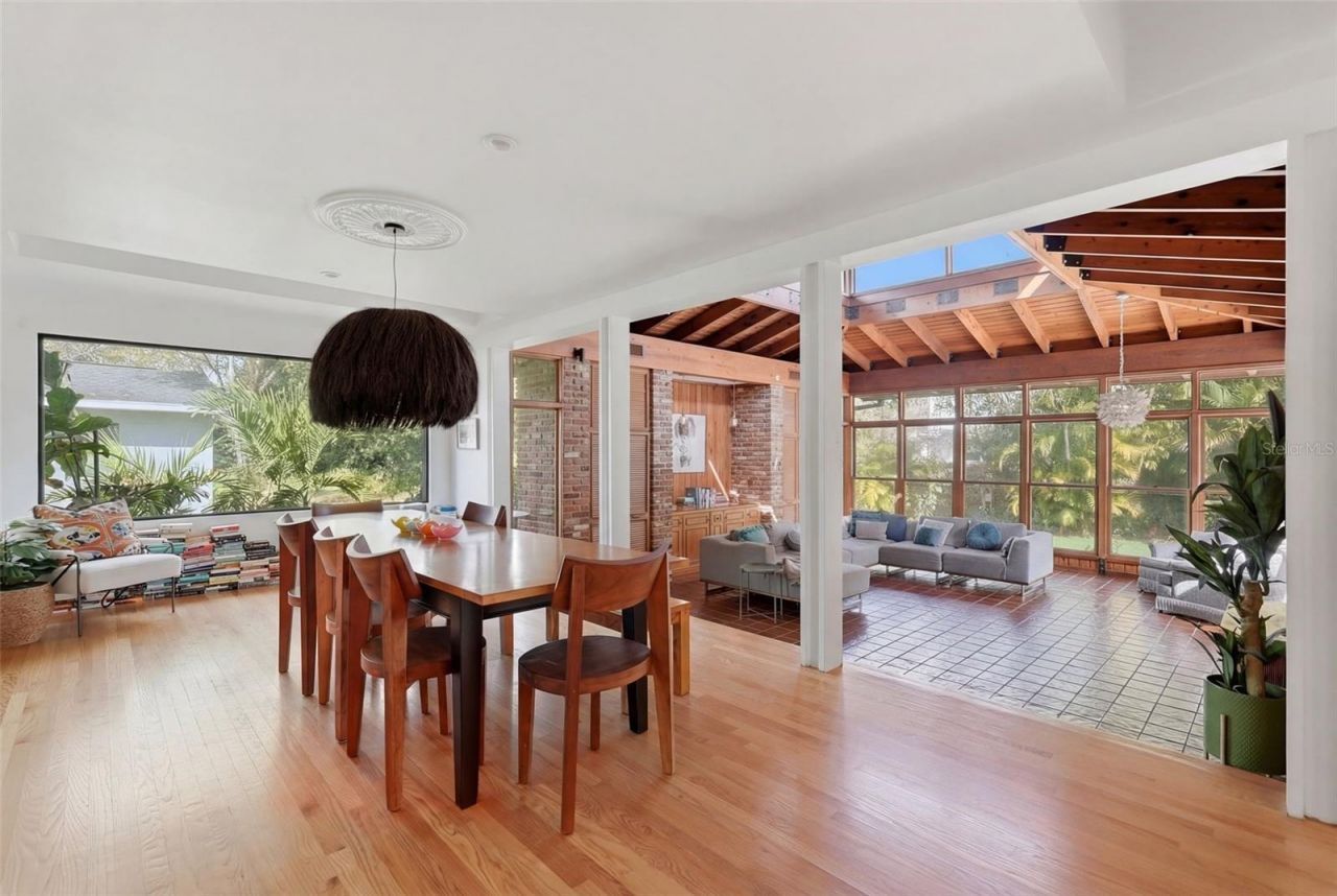 1239 43rd Avenue N, Saint Petersburg, FL 33703 Photo