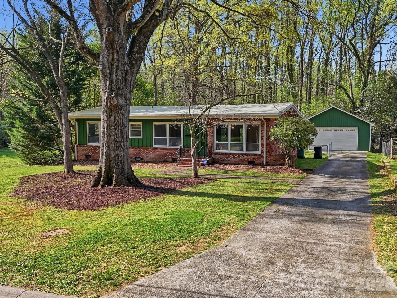 3718 Country Club Drive, Charlotte, NC 28205 Main Photo