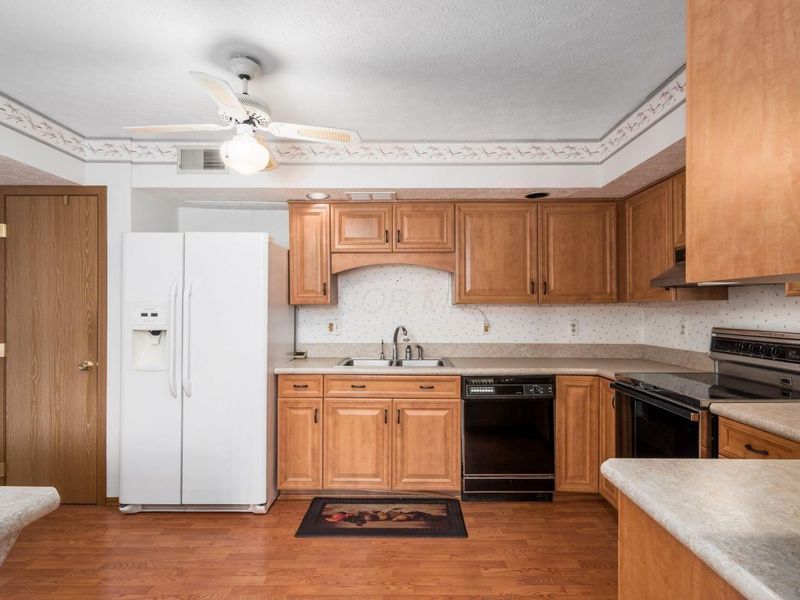 5885 Beechcroft Road, Unit 114, Columbus, OH 43229 Photo 13