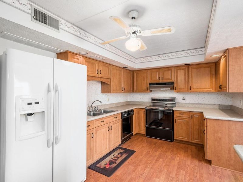 5885 Beechcroft Road, Unit 114, Columbus, OH 43229 Photo 14