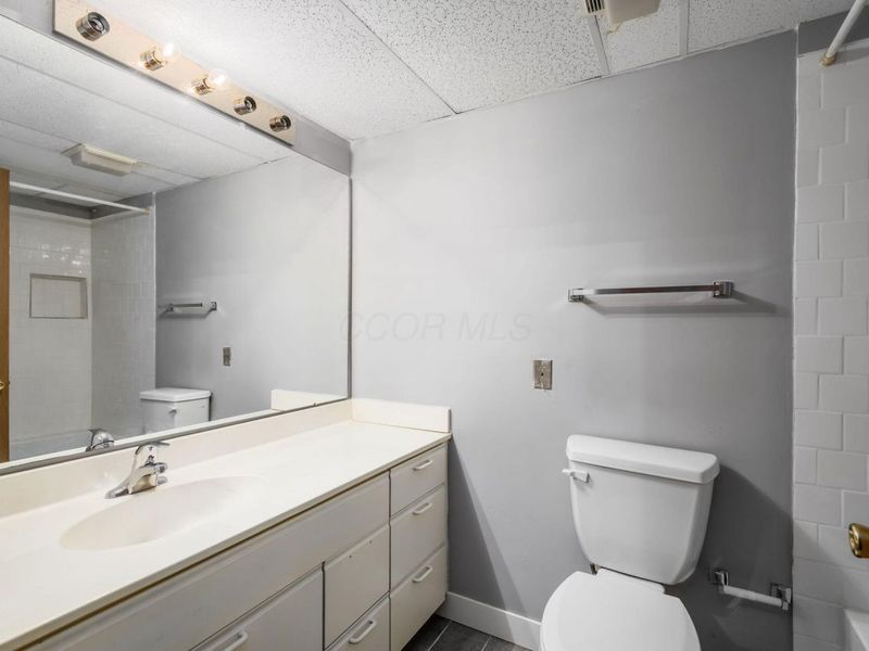 5885 Beechcroft Road, Unit 114, Columbus, OH 43229 Photo 18