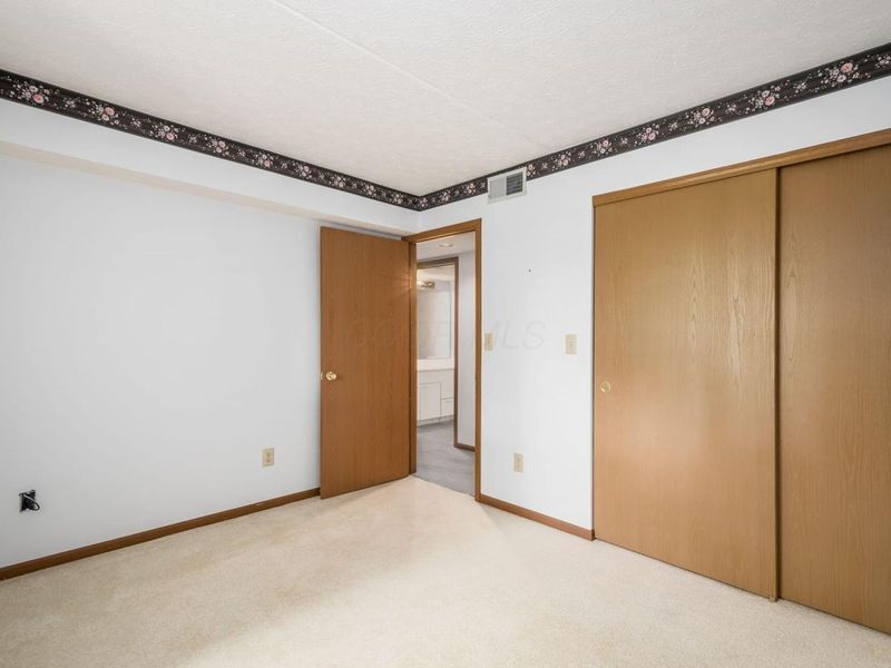 5885 Beechcroft Road, Unit 114, Columbus, OH 43229 Photo 24