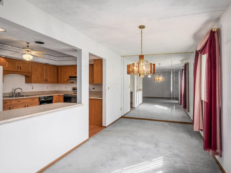 5885 Beechcroft Road, Unit 114, Columbus, OH 43229 Photo 8