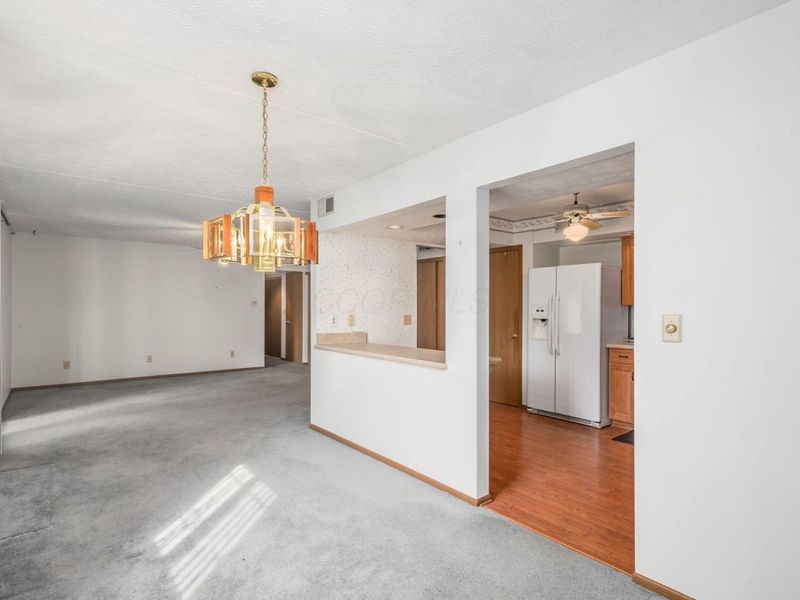 5885 Beechcroft Road, Unit 114, Columbus, OH 43229 Photo 9