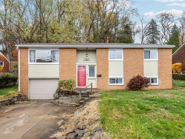 26 Edinburg Dr , Pittsburgh, PA 15235