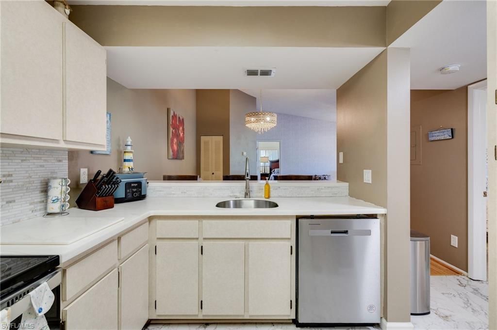 14860 Summerlin Woods Dr, Unit 16, Fort Myers, FL 33919 Photo