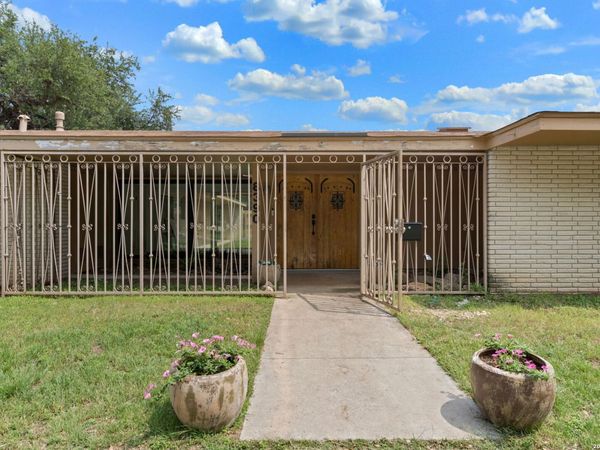 8390 N Verde, Unit 2, San Antonio, TX 78240
