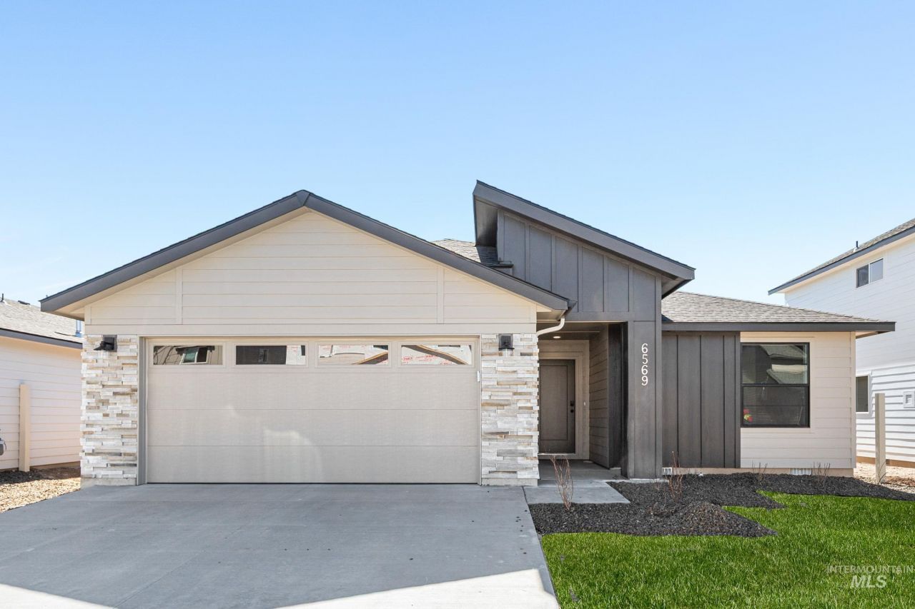 6569 W Plateau Creek Dr, Meridian, ID 83646 Main Photo