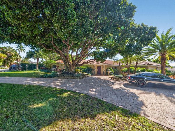 2460 Bayview Drive, Fort Lauderdale, FL 33305