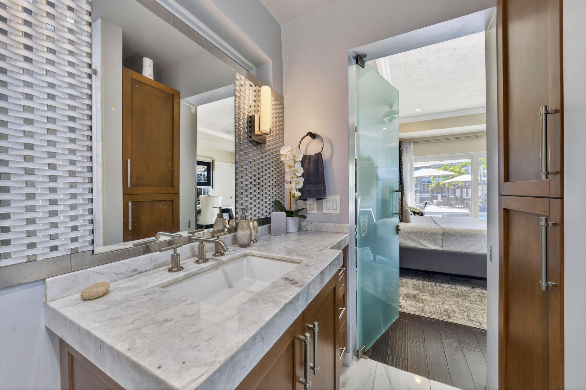 2460 Bayview Drive, Fort Lauderdale, FL 33305 Photo