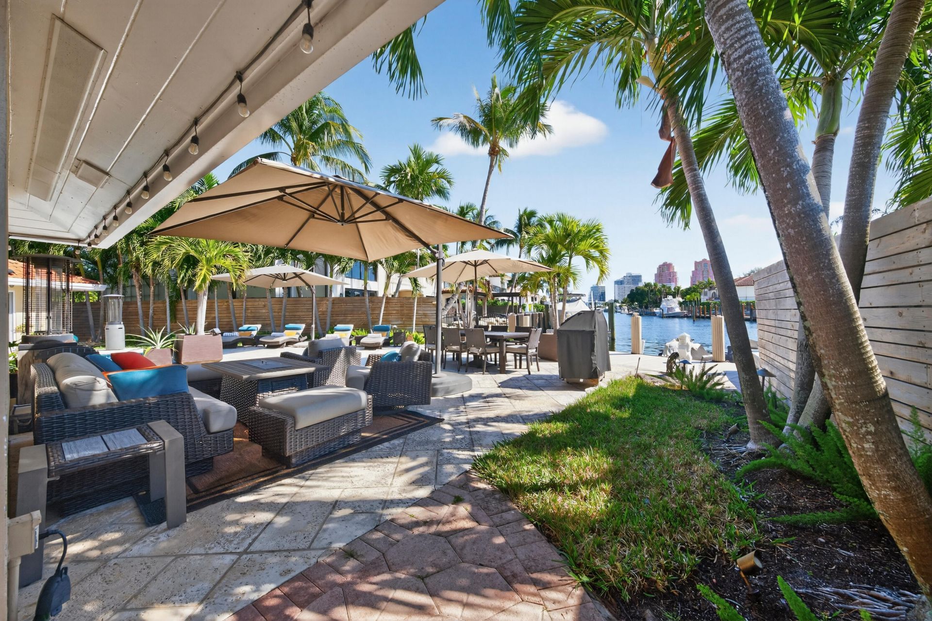 2460 Bayview Drive, Fort Lauderdale, FL 33305 Photo