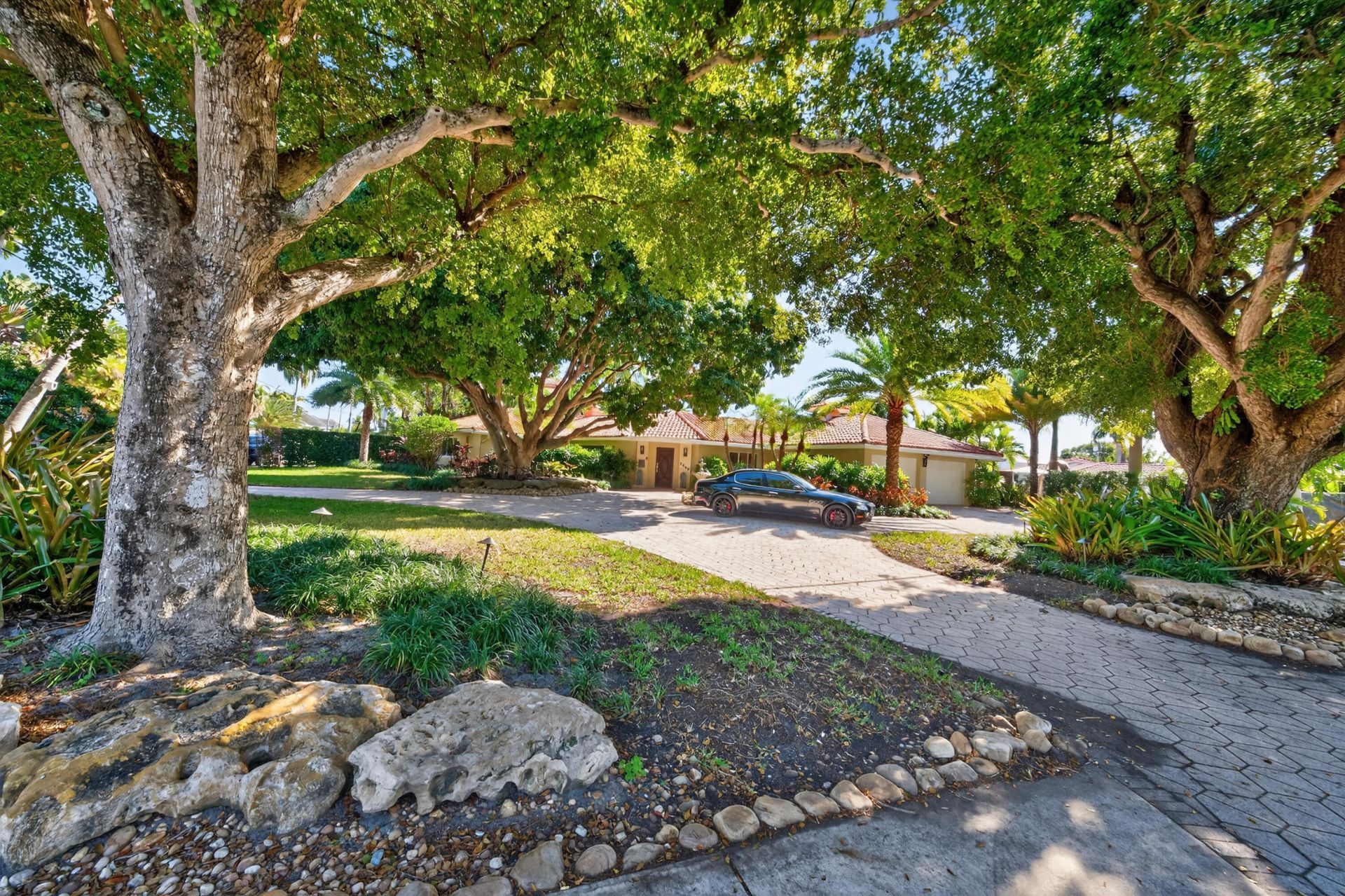 2460 Bayview Drive, Fort Lauderdale, FL 33305 Photo