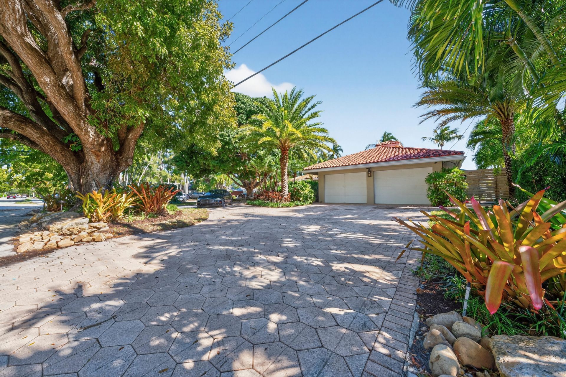 2460 Bayview Drive, Fort Lauderdale, FL 33305 Photo