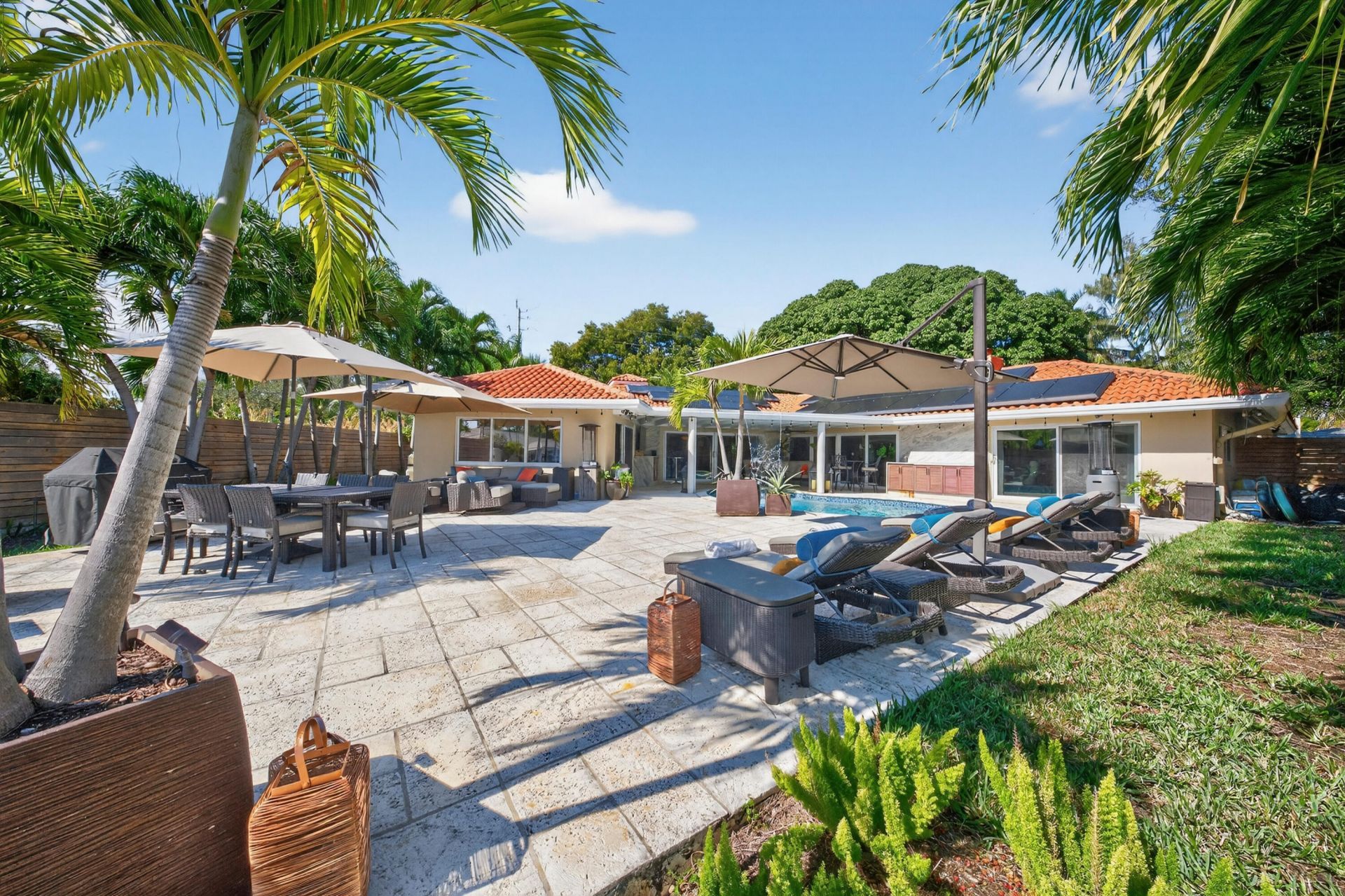 2460 Bayview Drive, Fort Lauderdale, FL 33305 Photo