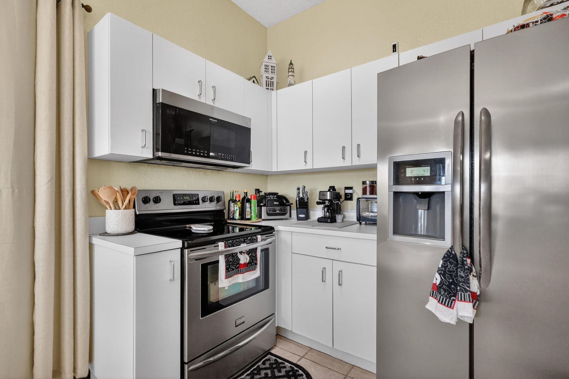 16266 SW 103rd Terrace, Miami, FL 33196 Photo