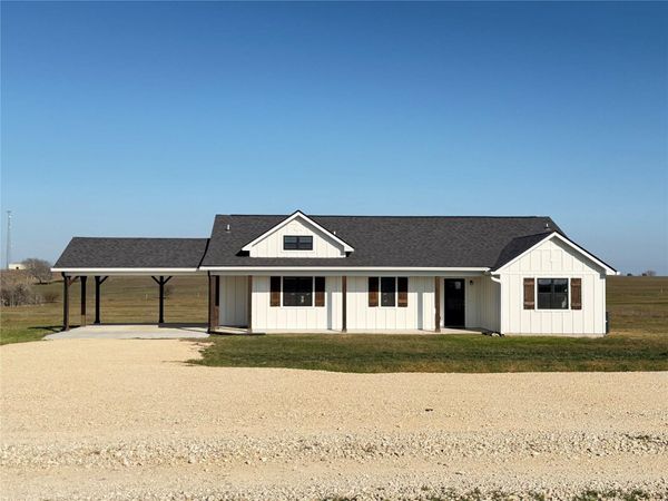 1742 Martinez RD, Yoakum, TX 77995