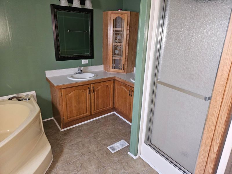 214 Estates Lane , Unit 214, Reynoldsburg, OH 43068 Photo 16